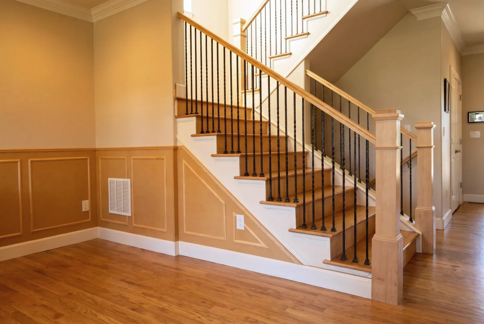 Trim, Molding & Wainscoting